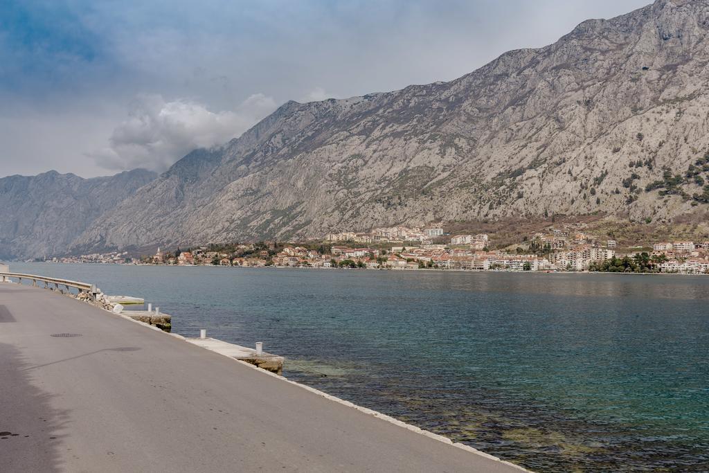Sea Holiday Muo With Sea And City View Kotor Exterior photo